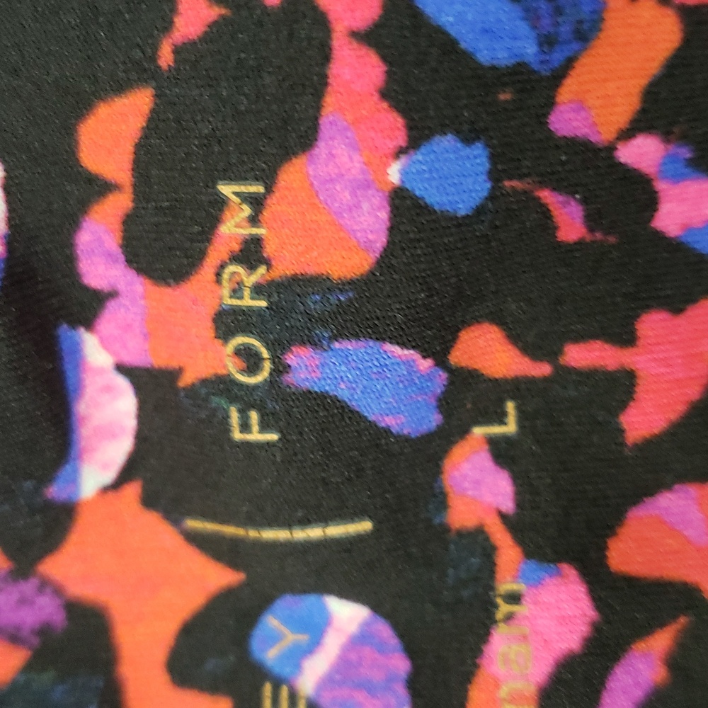Lou & Grey Colorful Patterned Form Leggings - Picture 7 of 10